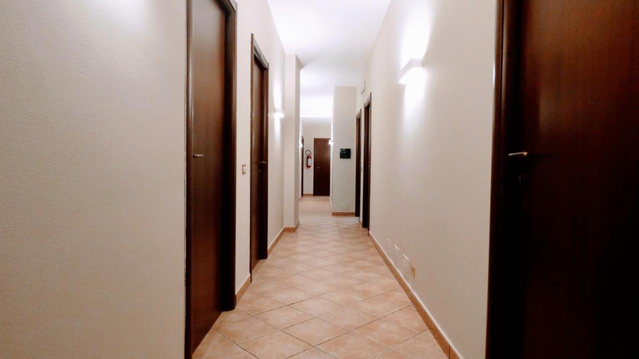 Hotel Piscina La Suite Prossedi Екстериор снимка
