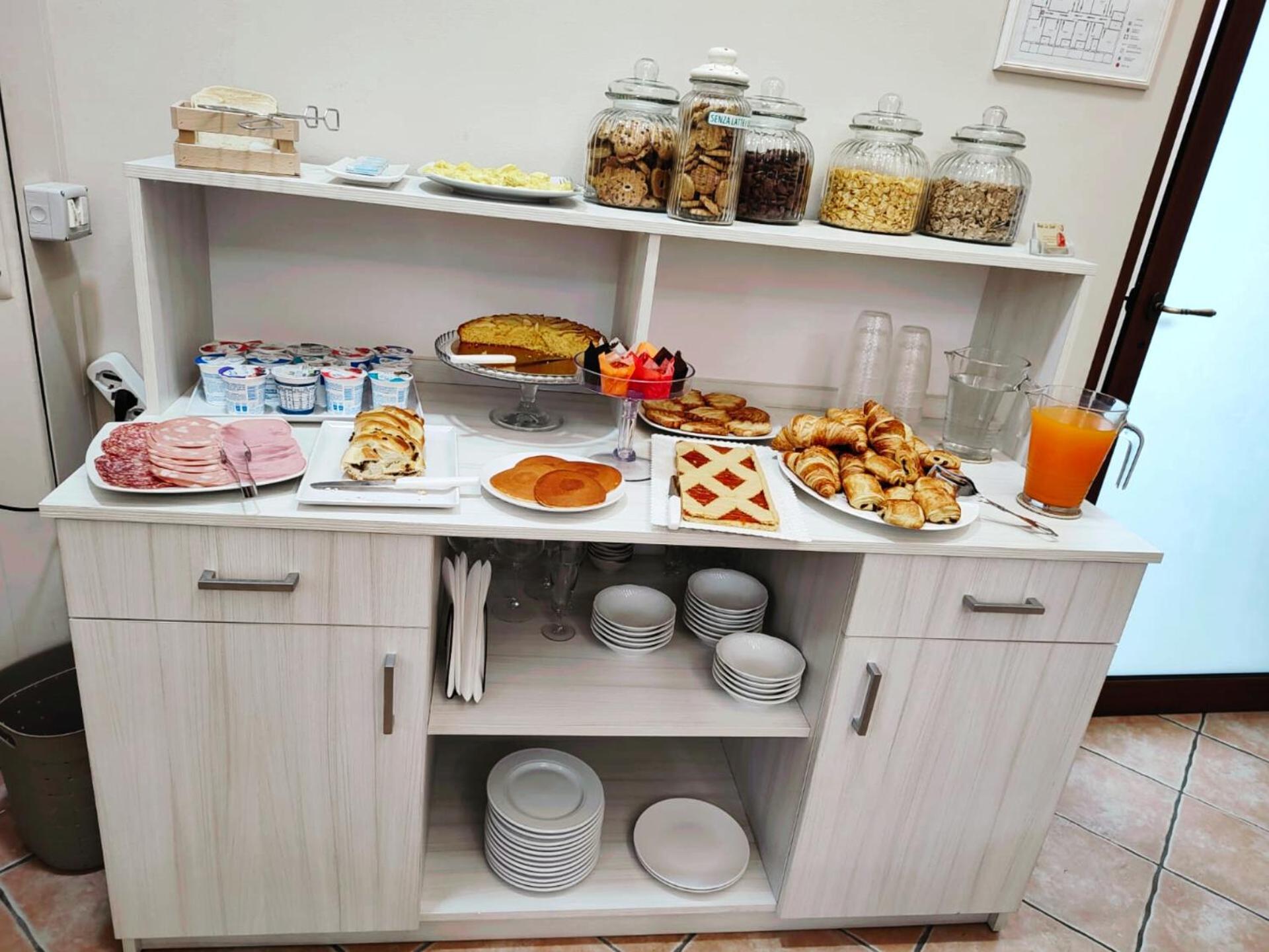 Hotel Piscina La Suite Prossedi Екстериор снимка